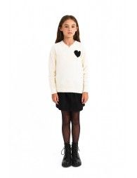 V-neck sweater, heart pattern
