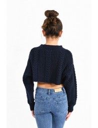 Cropped sweater with cable knit
