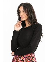 Jumper with lace cuffs