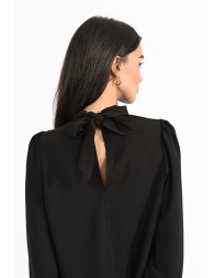 Top with puffed sleeves