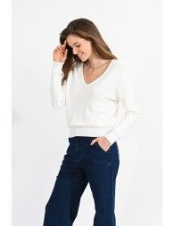 V-neck sweater and lace band in the back