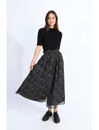 Butonned skirt