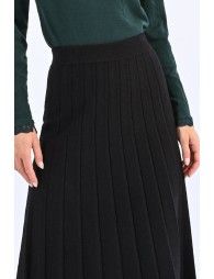 Long pleated skirt