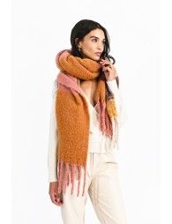 Long scarf in color