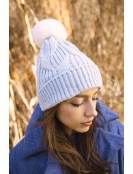 Pompon beanie and twists