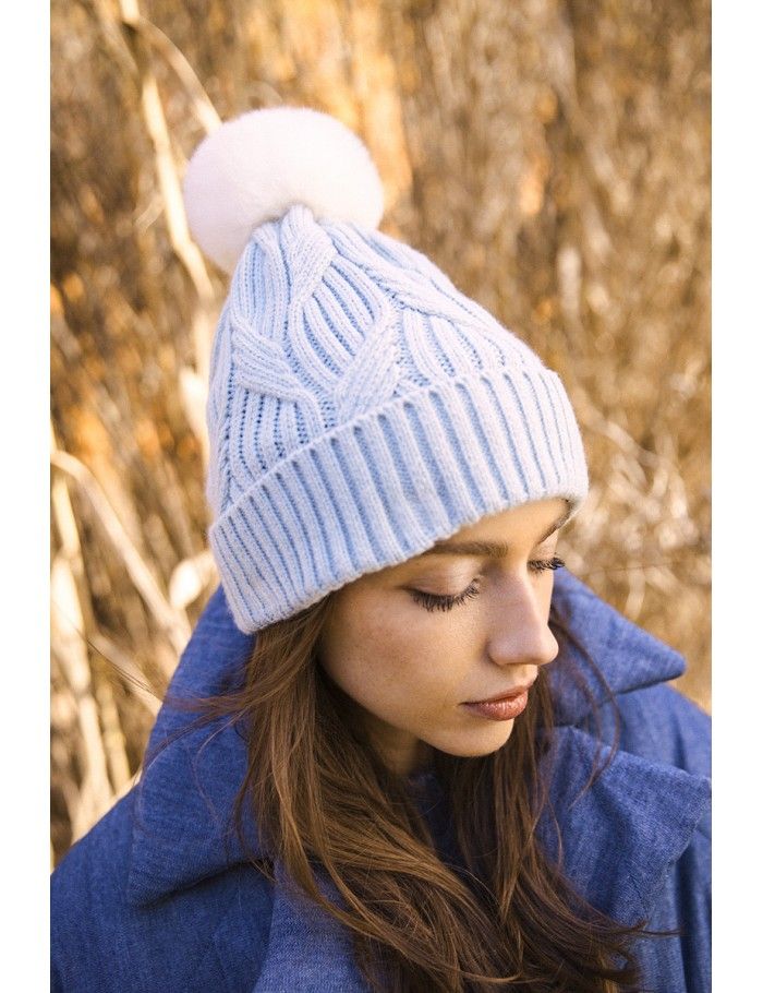 Pompon beanie and twists
