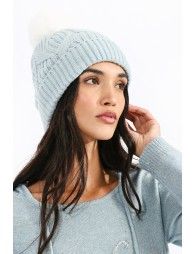 Pompon beanie and twists