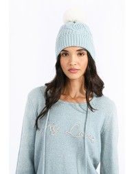 Pompon beanie and twists