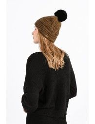 Pompon beanie and twists