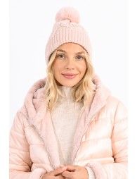 Pompon beanie and twists