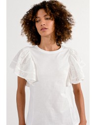 Tee with English lace sleeves
