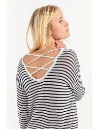 Marinière neckline with laced back