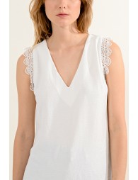 Tank top with lace shoulder band
