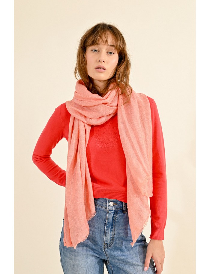 Scarf with a touch of lurex