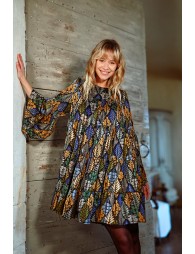 Robe courte à manches bouffantes