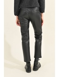 Pantalón tobillero efecto cuero
