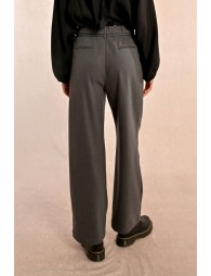 Pantalón largo con lazada y pliegues