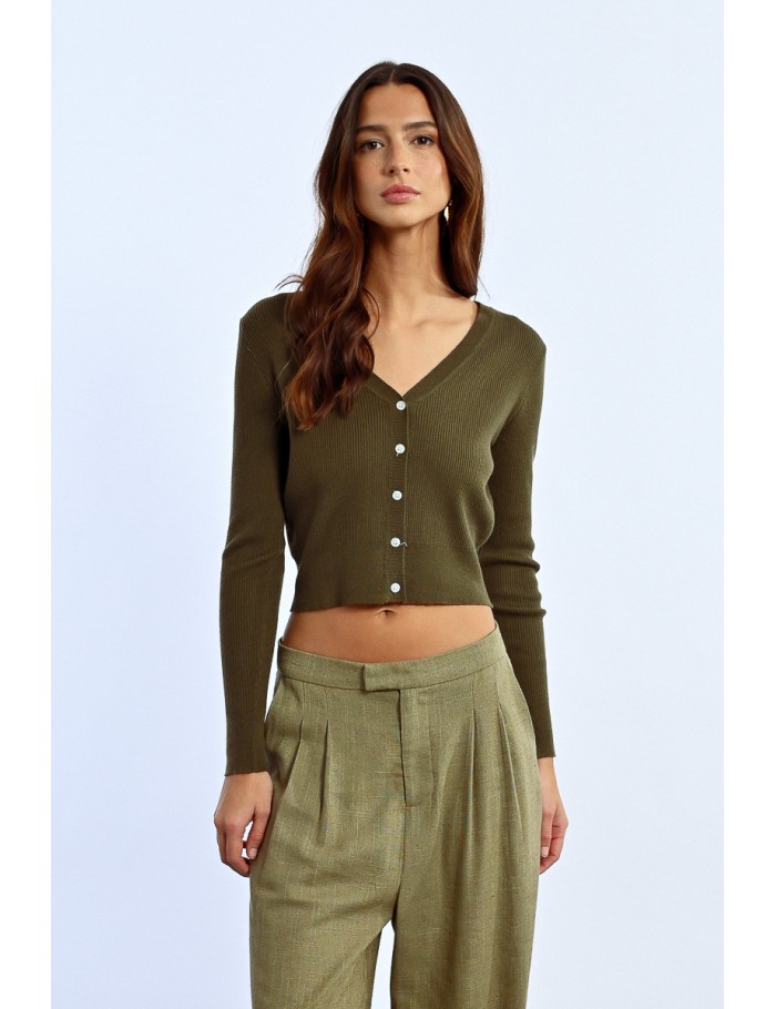 Short fitted cardigan
