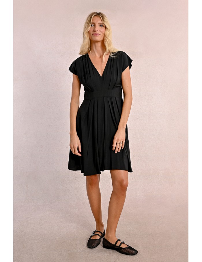 Vestido de manga corta plisado