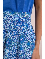 Falda corta con estampado y pliegues