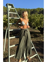 Flowing pants, tie belt