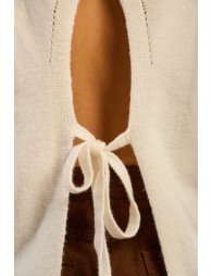 Pull sans manches, ouvert dans le dos
