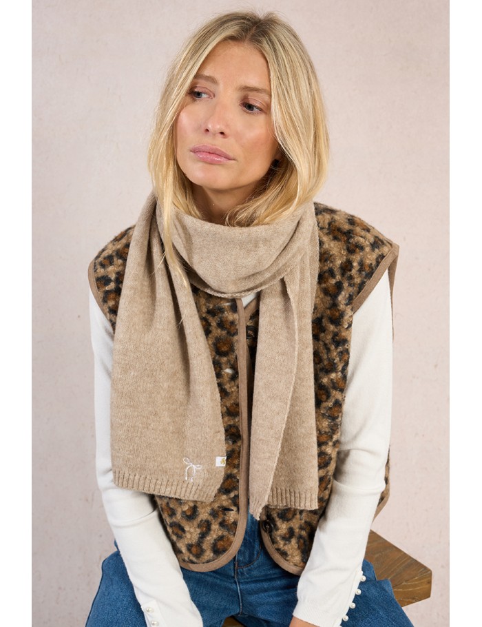 Knitted scarf