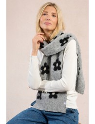 Scarf with flowers and sequins