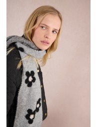 Scarf with flowers and sequins