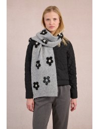 Scarf with flowers and sequins