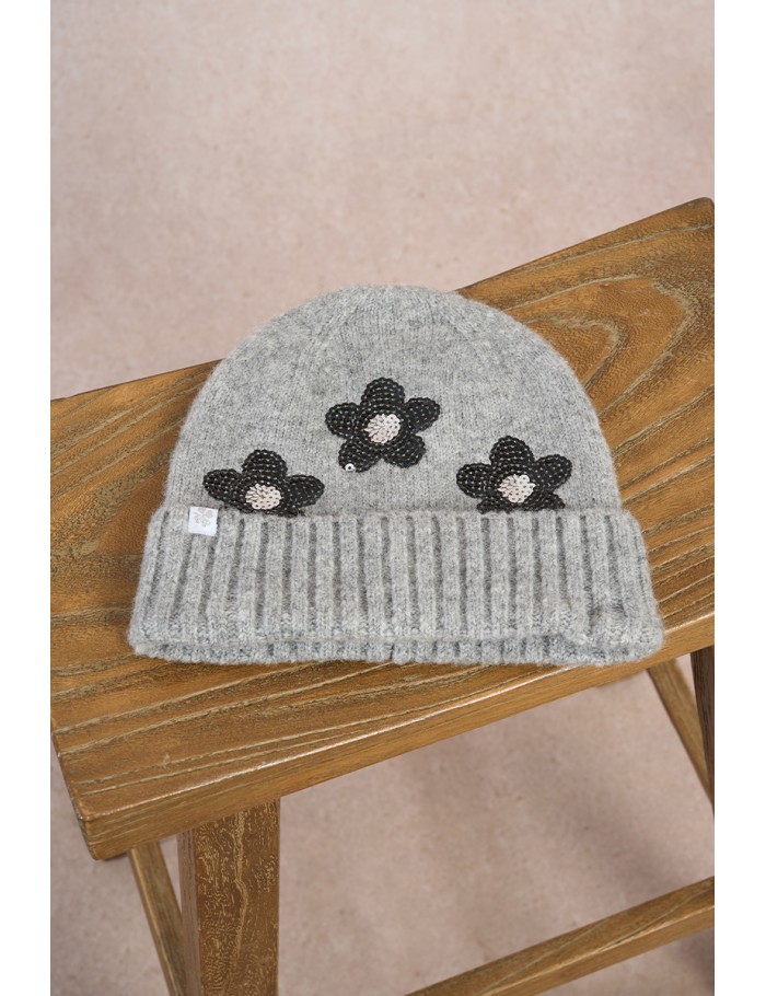 Bonnet en maille à fleurs en sequins