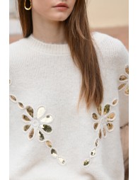 Pull en maille et fleurs sequins