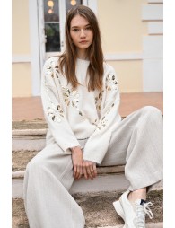 Pull en maille et fleurs sequins