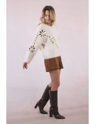 Pull en maille et fleurs sequins