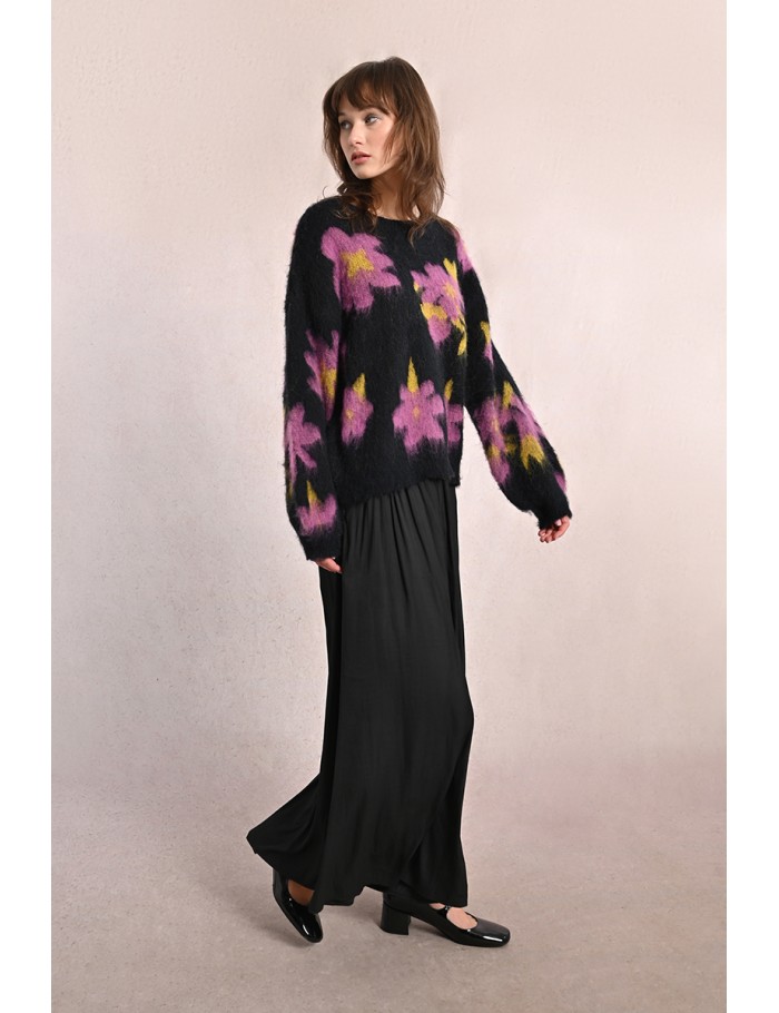 Pull fleuri en maille brossée