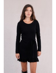 Robe courte en maille, ceinturée