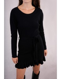 Robe courte en maille, ceinturée