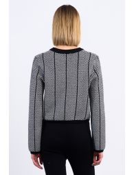 Short sweater with jacquard effect