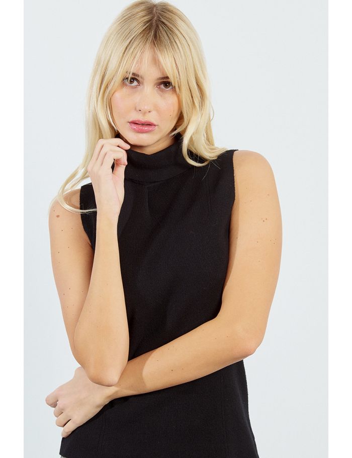 Thin sleeveless turtleneck