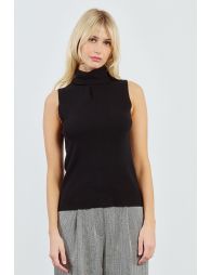 Thin sleeveless turtleneck