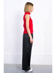 Thin sleeveless turtleneck
