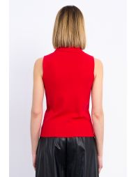 Thin sleeveless turtleneck