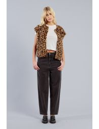 High-waisted carrot jeans
