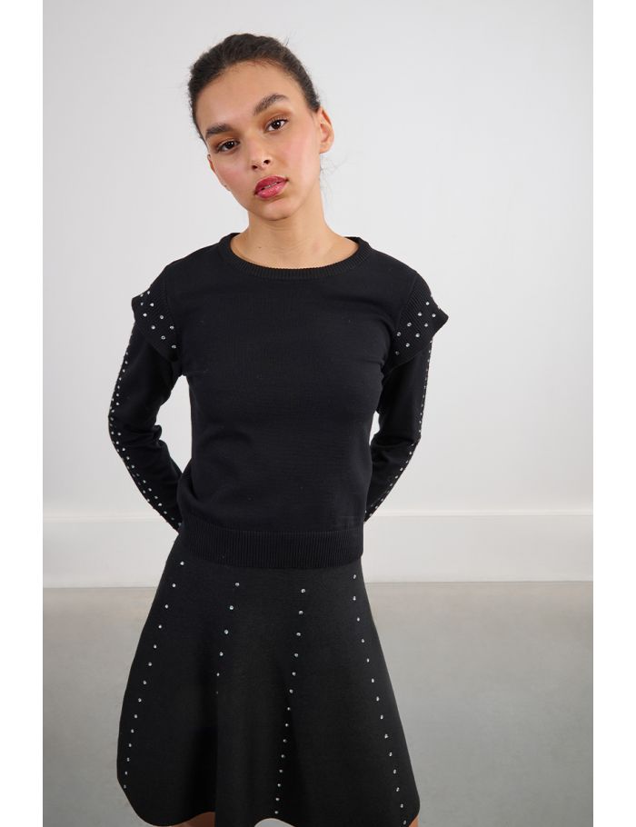 Sweater with shoulder pads