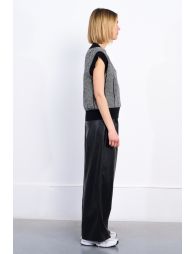 Sleeveless sweater with jacquard effect