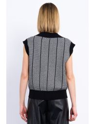 Sleeveless sweater with jacquard effect