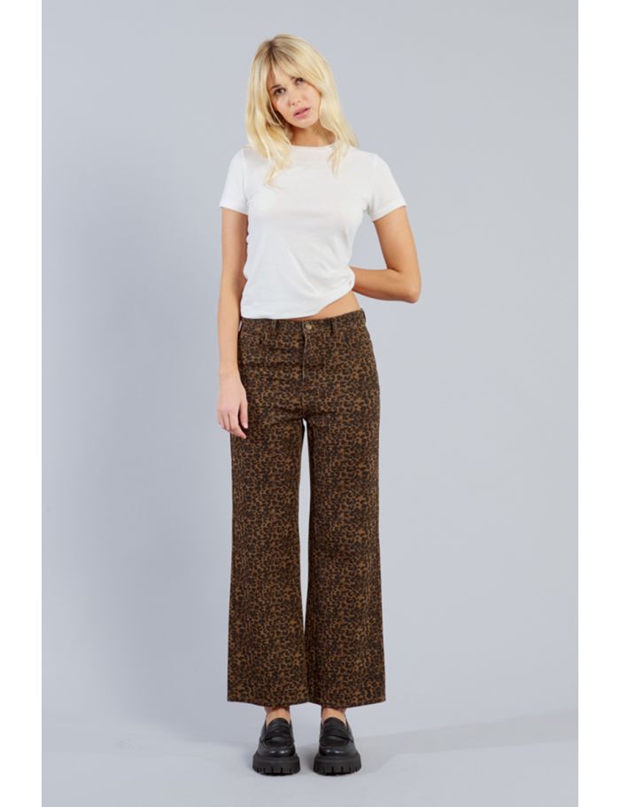 Wide-leg leopard print denim