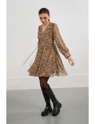 Short leopard coat, slightly iridescent