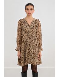 Short leopard coat, slightly iridescent