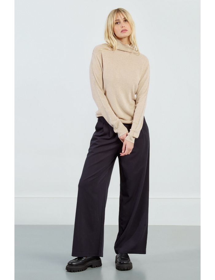 Pull en maille et bande à strass